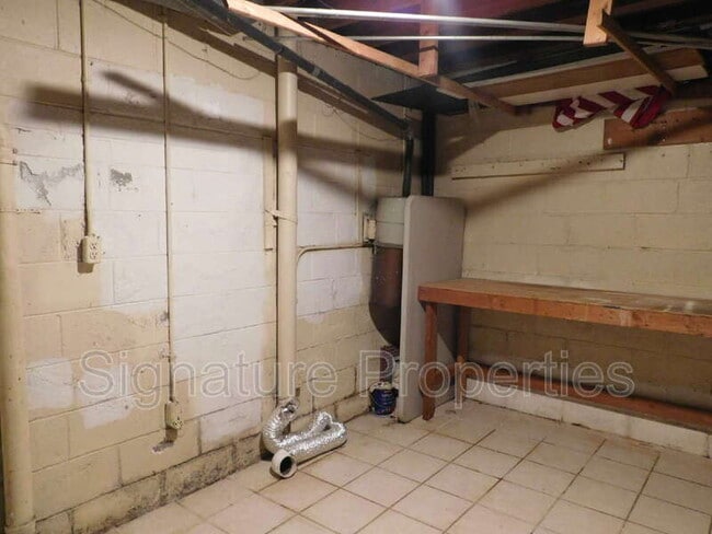 Building Photo - 10192 Iron Mill Rd