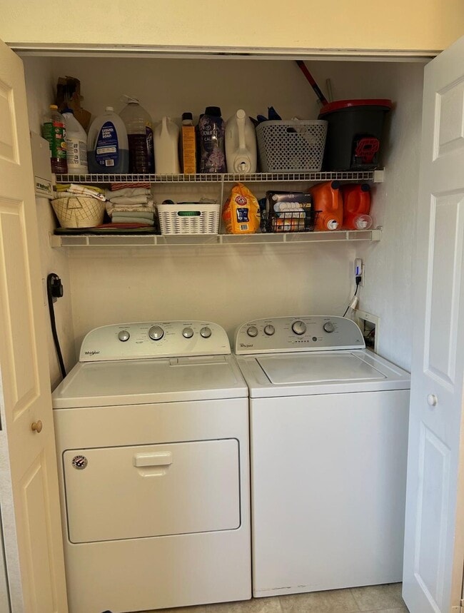 Building Photo - 3543 SW 30th Way