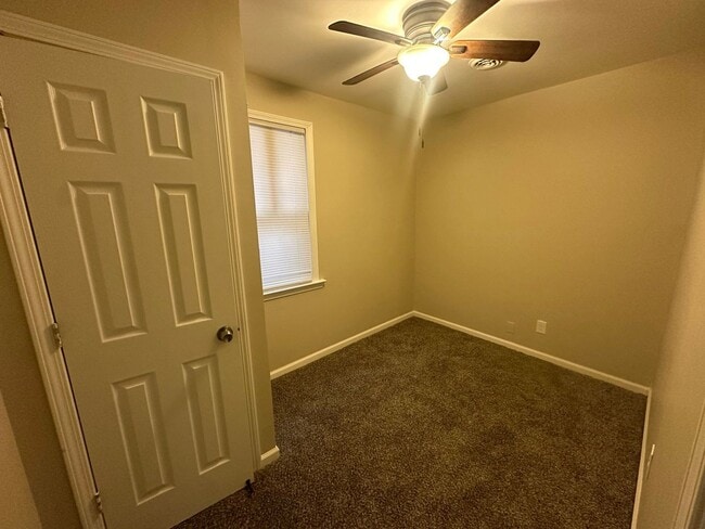 Building Photo - Freshly Renovated 3-Bedroom Home – Quality...