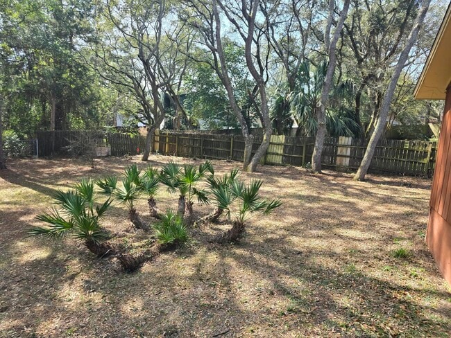 Building Photo - 309 Somerset Dr