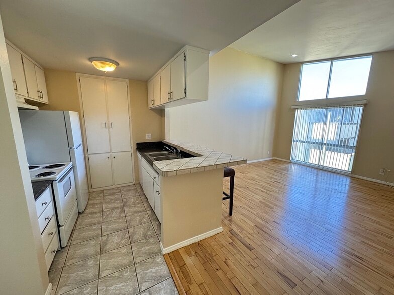 Building Photo - 808 Coriander Dr