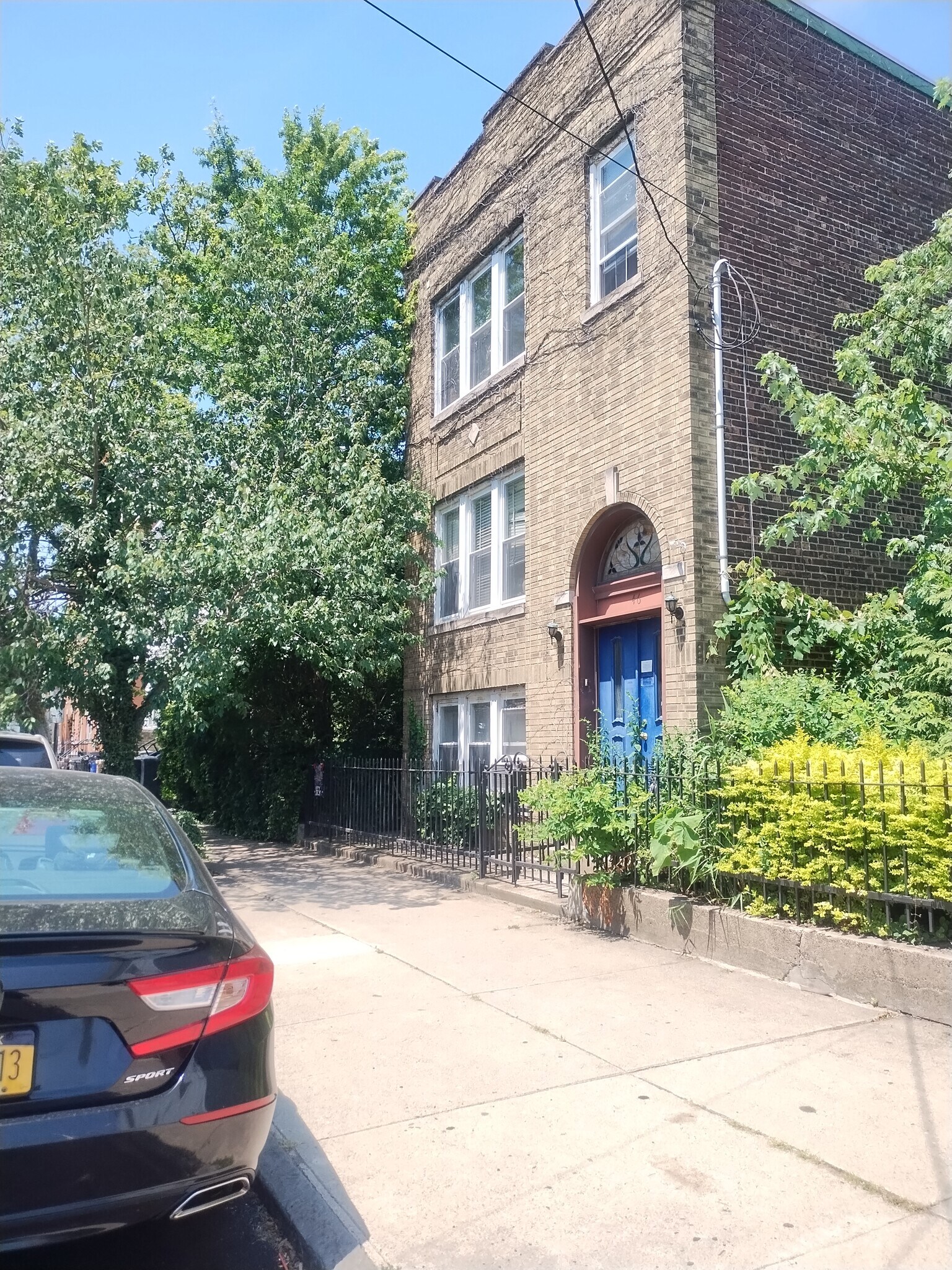 Building Photo - 48 Saint Pauls Ave