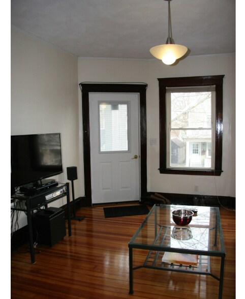 Building Photo - 54 Hobson St