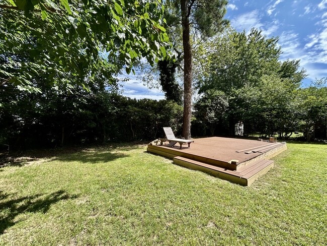 Building Photo - 8120 Halprin Dr