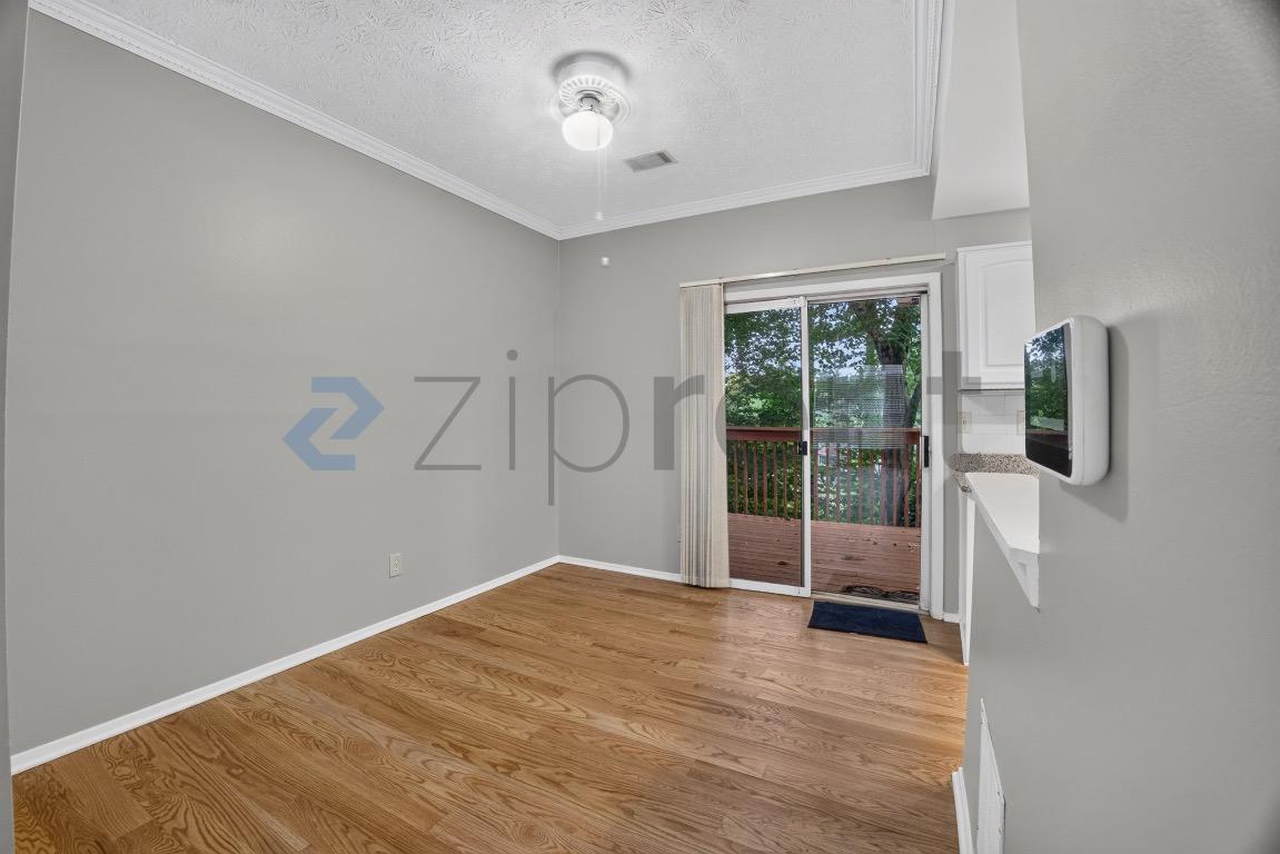 Building Photo - Unit N/A