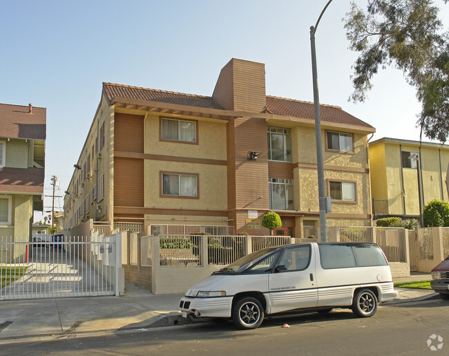 Building Photo - Westside Manor & Gibraltar Apartments