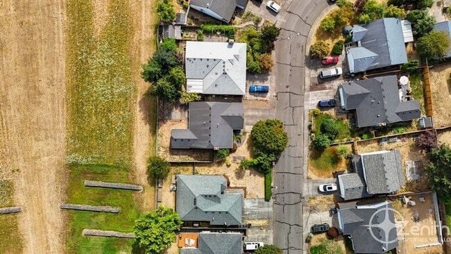 Building Photo - 16004 NE 47th St