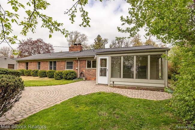 Building Photo - 16239 Madoline St