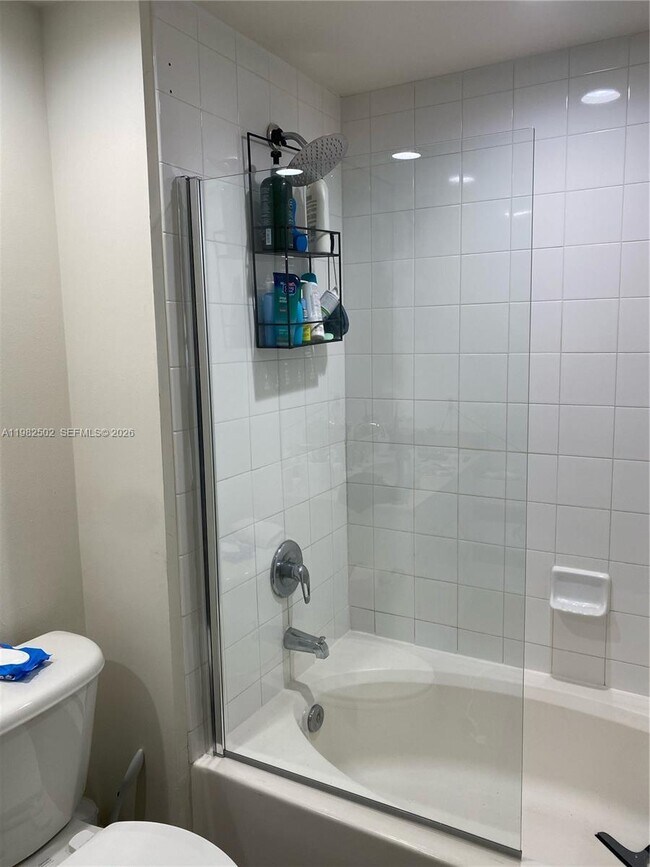 Building Photo - 2000 N Bayshore Dr