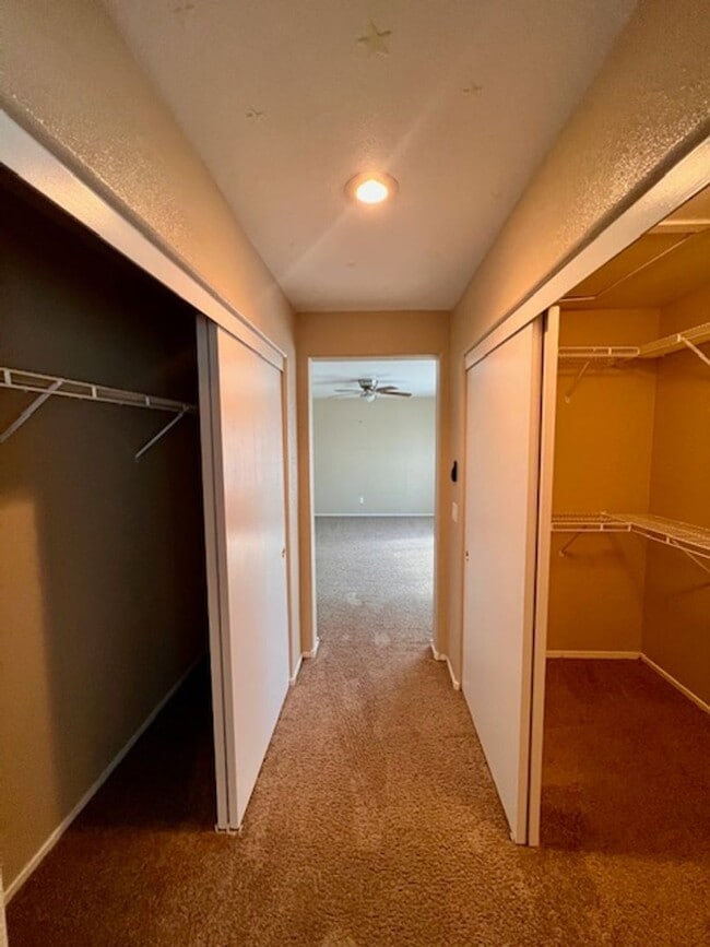 Building Photo - Cul-de-Sac Gated Community / Gated Communi...