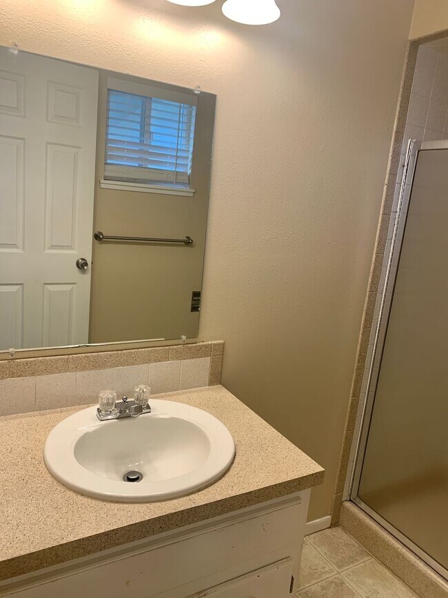 Building Photo - Charming, Updated Ranch-Style Home Near Lake Loveland