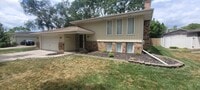 Building Photo - 9536 Elmwood Dr