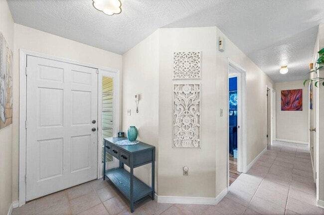 Building Photo - 408 Ridge Wood Cir