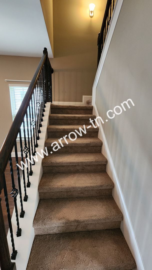 Building Photo - Fantastic End Unit Townhome in Franklin!
