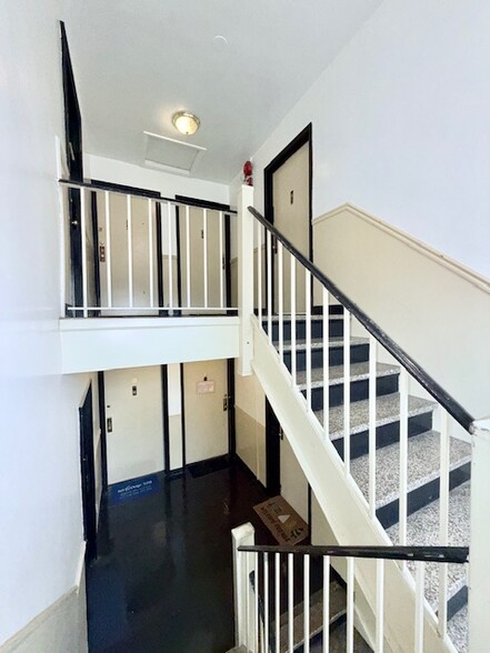 Building Photo - 403 Park Ave