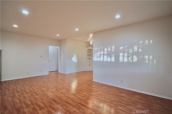 Building Photo - 3815 W Verdugo Ave