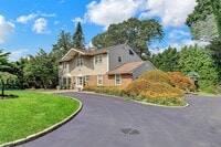Building Photo - 22 Wren Dr