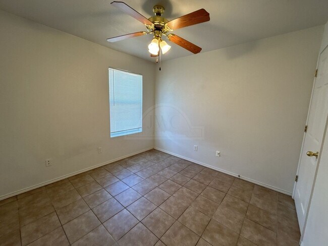 Building Photo - 3811 Edgefield St