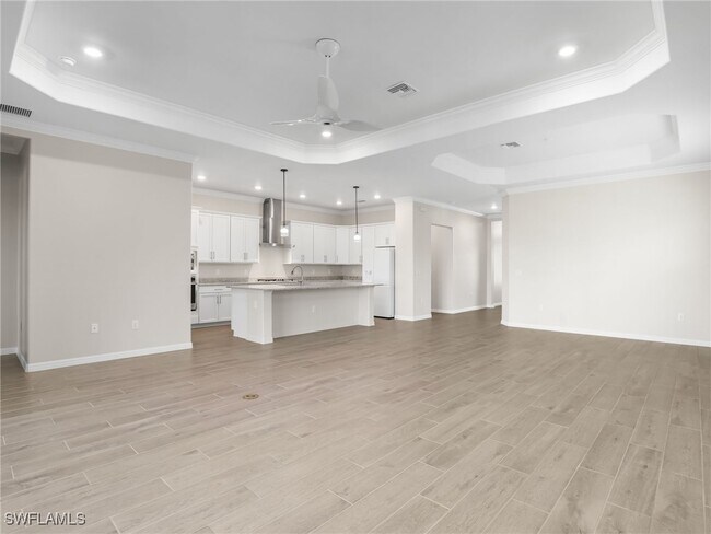 Building Photo - 15904 Sugar Hl Dr