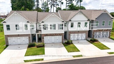 Building Photo - 1175 Charming Pines Pl NE