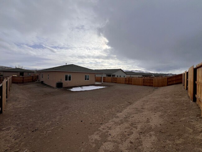 Building Photo - Beautiful newer, 4 Bedroom 2 Bath Home in Fernley