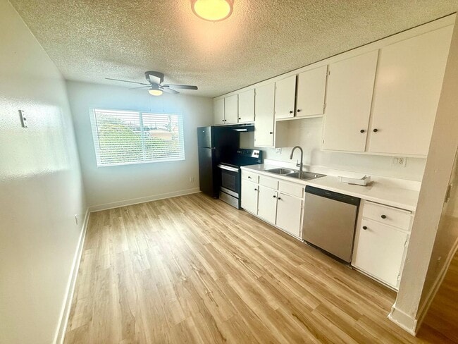 Interior Photo - Imperial Beach Palms