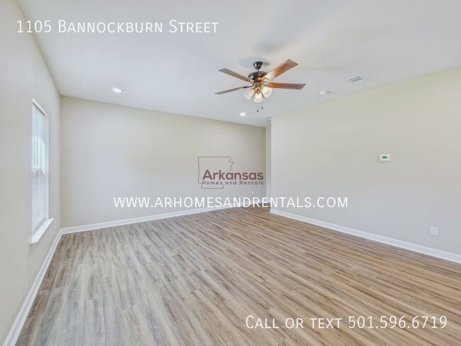 Building Photo - 1105 Bannockburn St