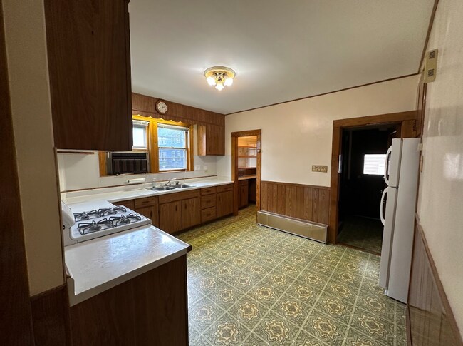 Building Photo - 9 Roberts Rd