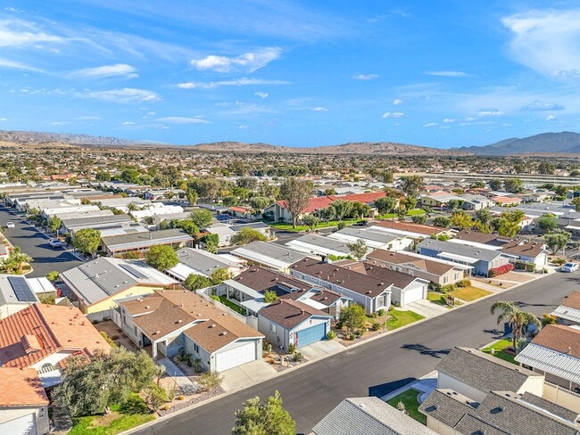 Building Photo - 15300 Palm Dr