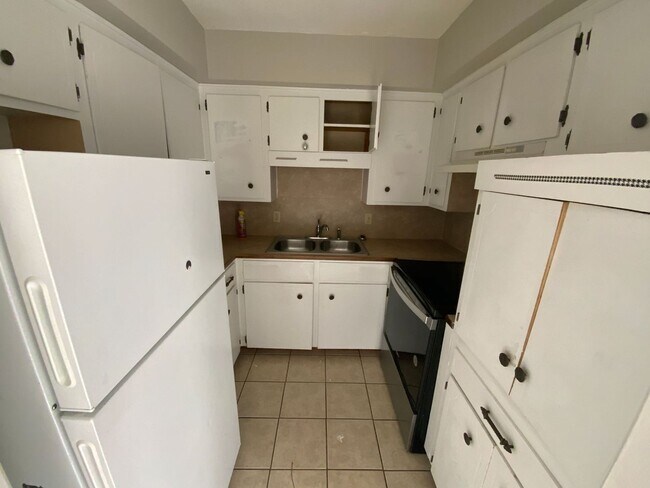 Building Photo - 1311 Madden Rd