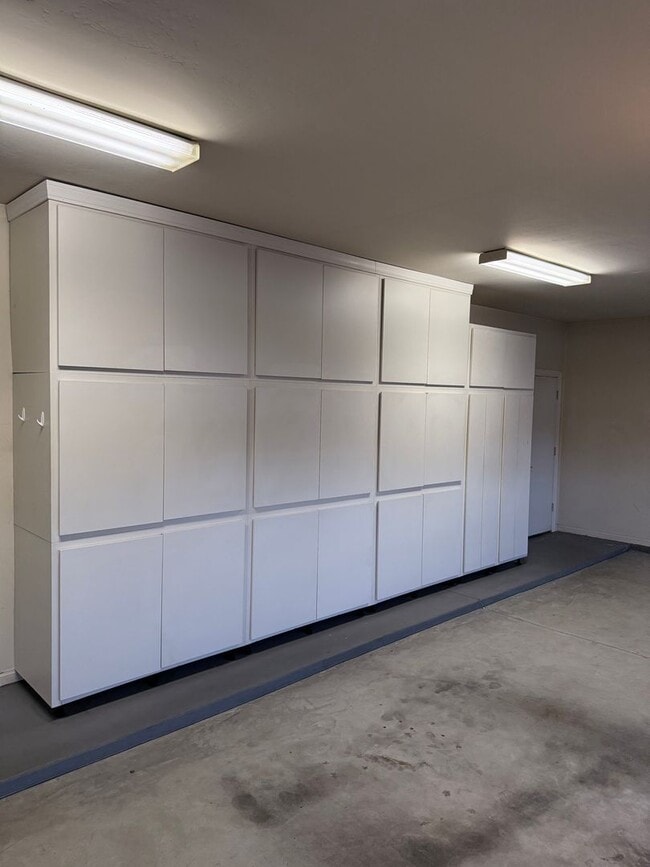 Building Photo - Beautiful 4-Bedroom Home with Office and S...
