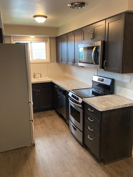 Building Photo - 609 E Euclid Ave