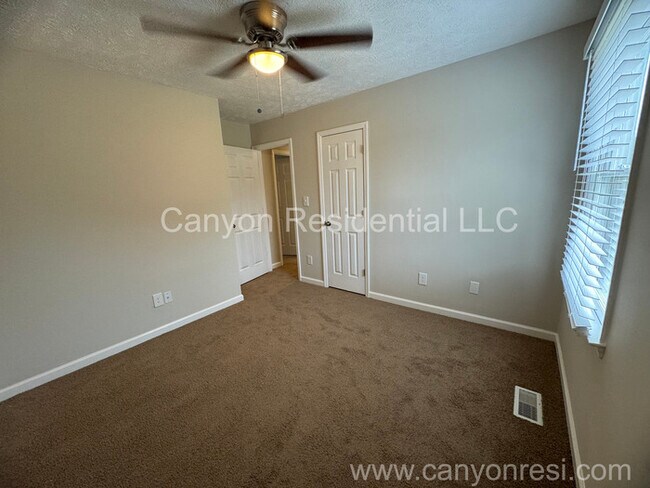 Building Photo - 6615 Burgenfield Dr