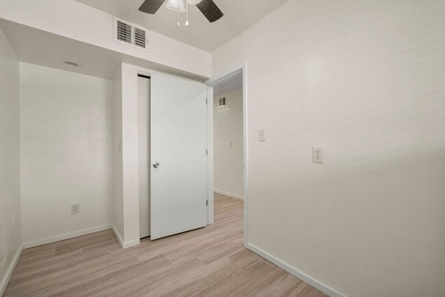 Building Photo - Beautiful Remodeled 3 Bedroom Duplex