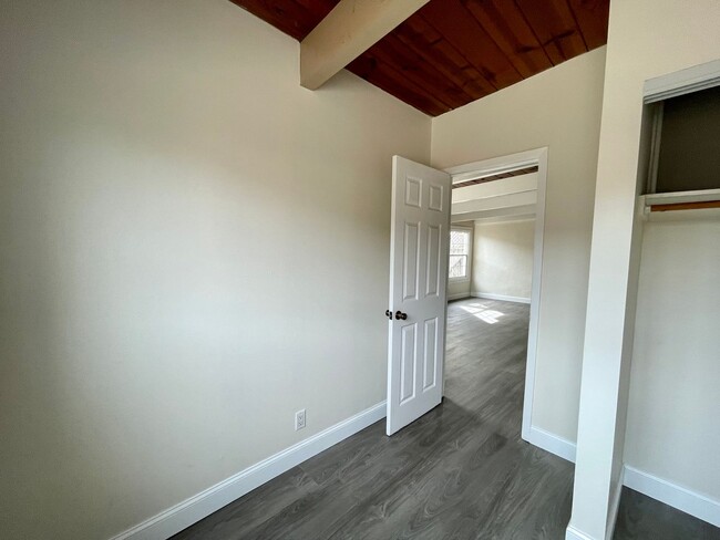 Building Photo - Petaluma: Single Level Home With Updated F...