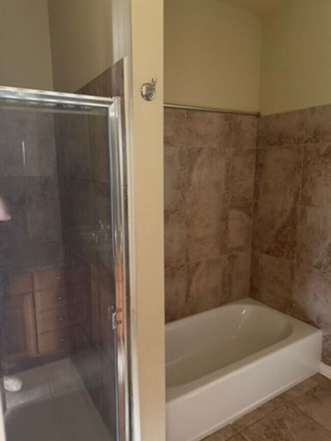 Building Photo - 1211 Cheryl St