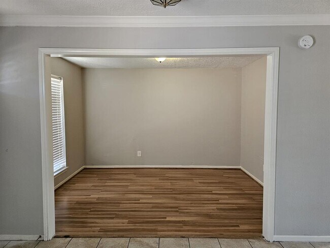Building Photo - 3706 Nutwood Ln