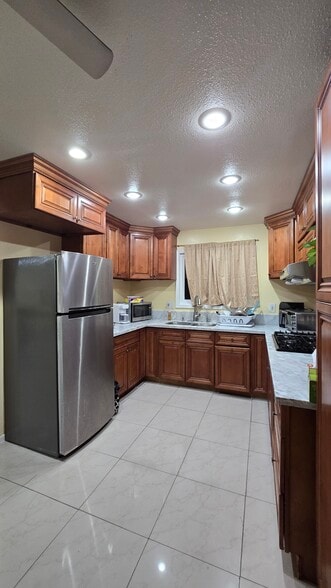 Building Photo - 11057 Dudley Way