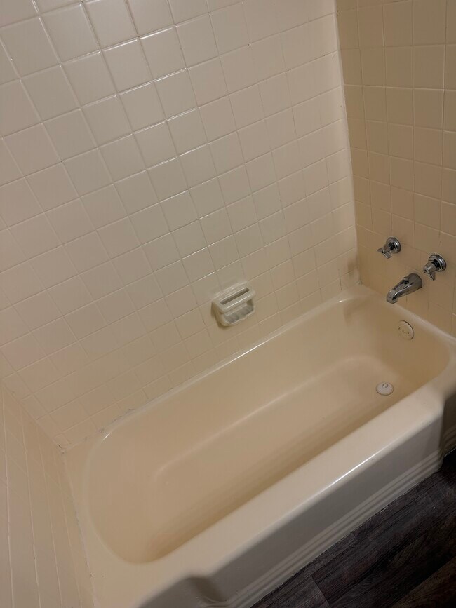 Building Photo - Pine Street Terrace