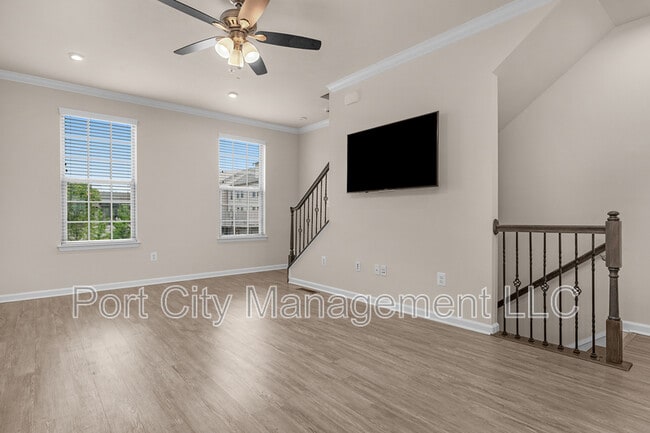 Building Photo - 133 S Macon St.