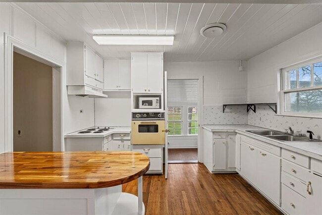 Building Photo - 1430 Us Highway 36