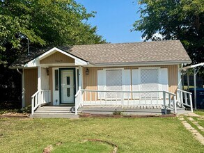 Building Photo - For Rent – 2 Bedroom, 1 Bath Home in Westland, Fort Worth!