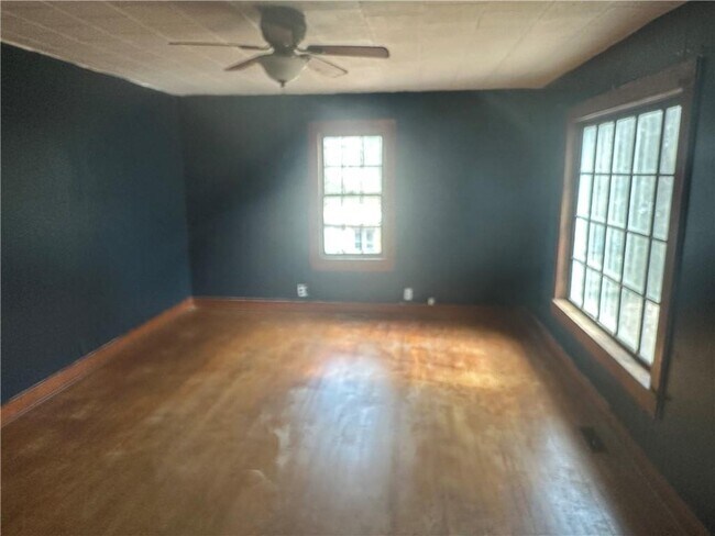 Building Photo - 203 Mill St