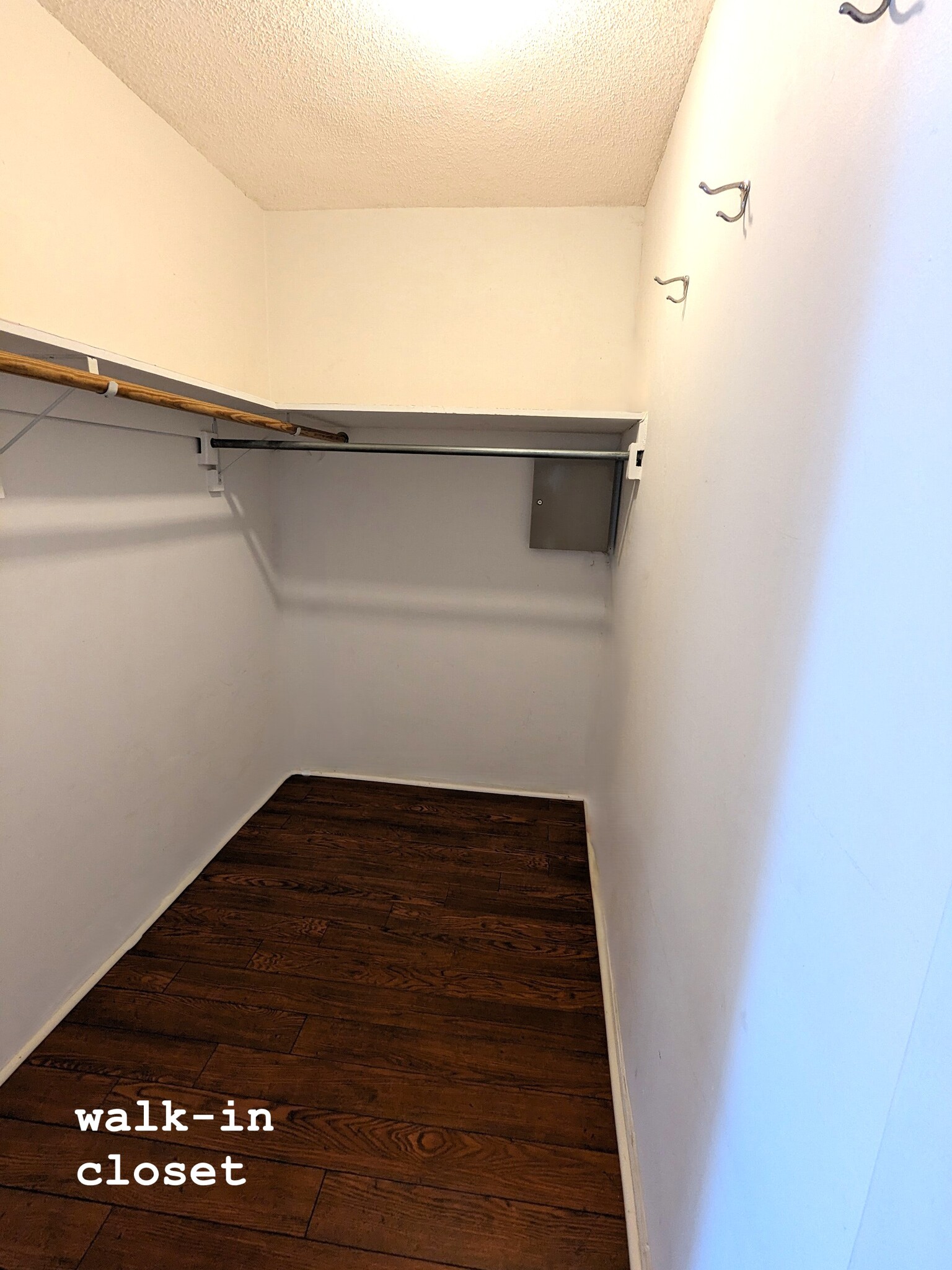 Building Photo - 3813 Huron Ave