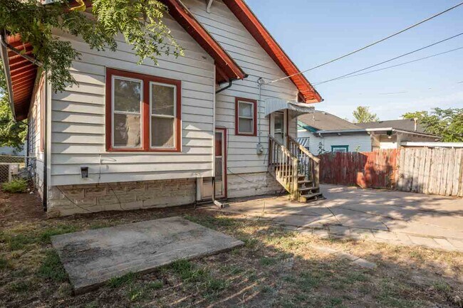 Building Photo - 4012 E Central Ave