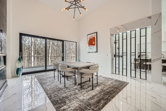 Building Photo - 600 Colebrook Ct NW
