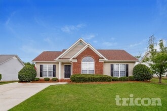 Building Photo - 323 Dexter Pl