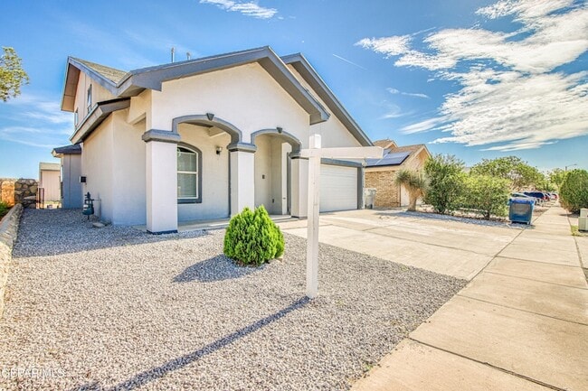 Building Photo - 12325 Tierra Bella Dr