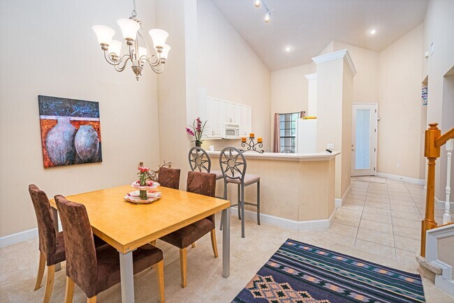Building Photo - Furnished Townhouse in Plantation Bay
