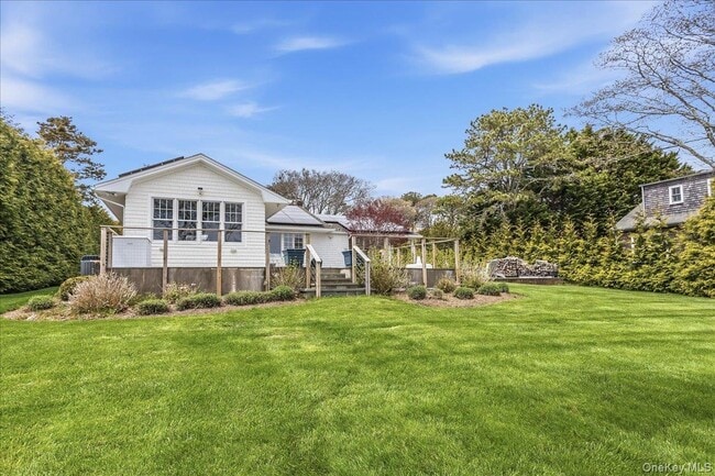 Building Photo - 15 Gardners Ln